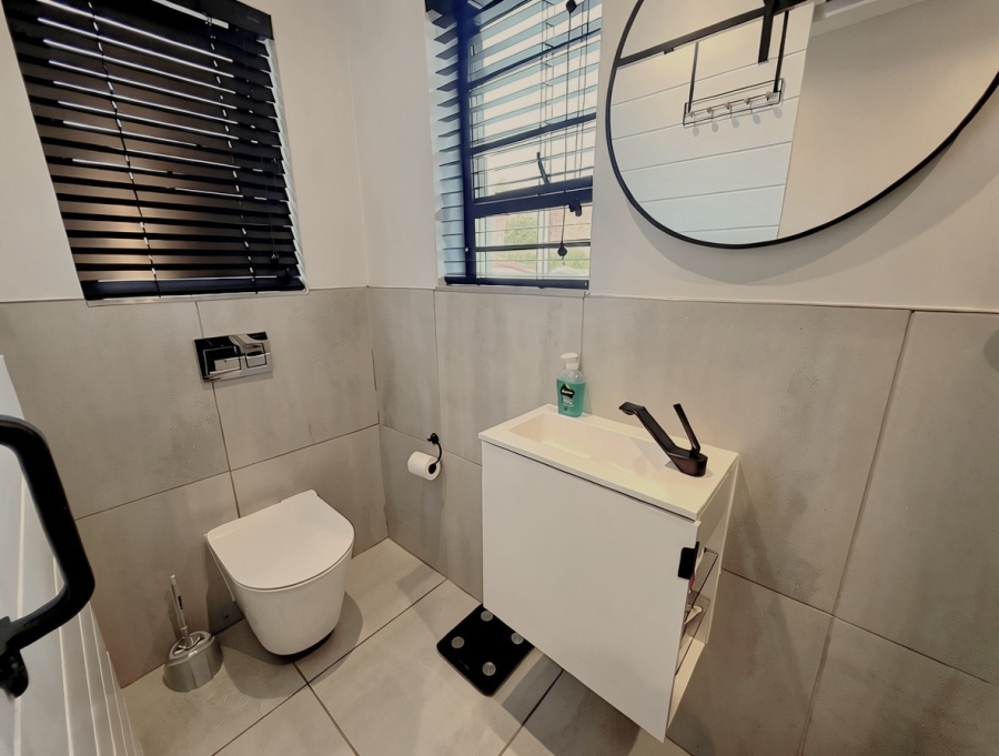 4 Bedroom Property for Sale in Sandown Western Cape
